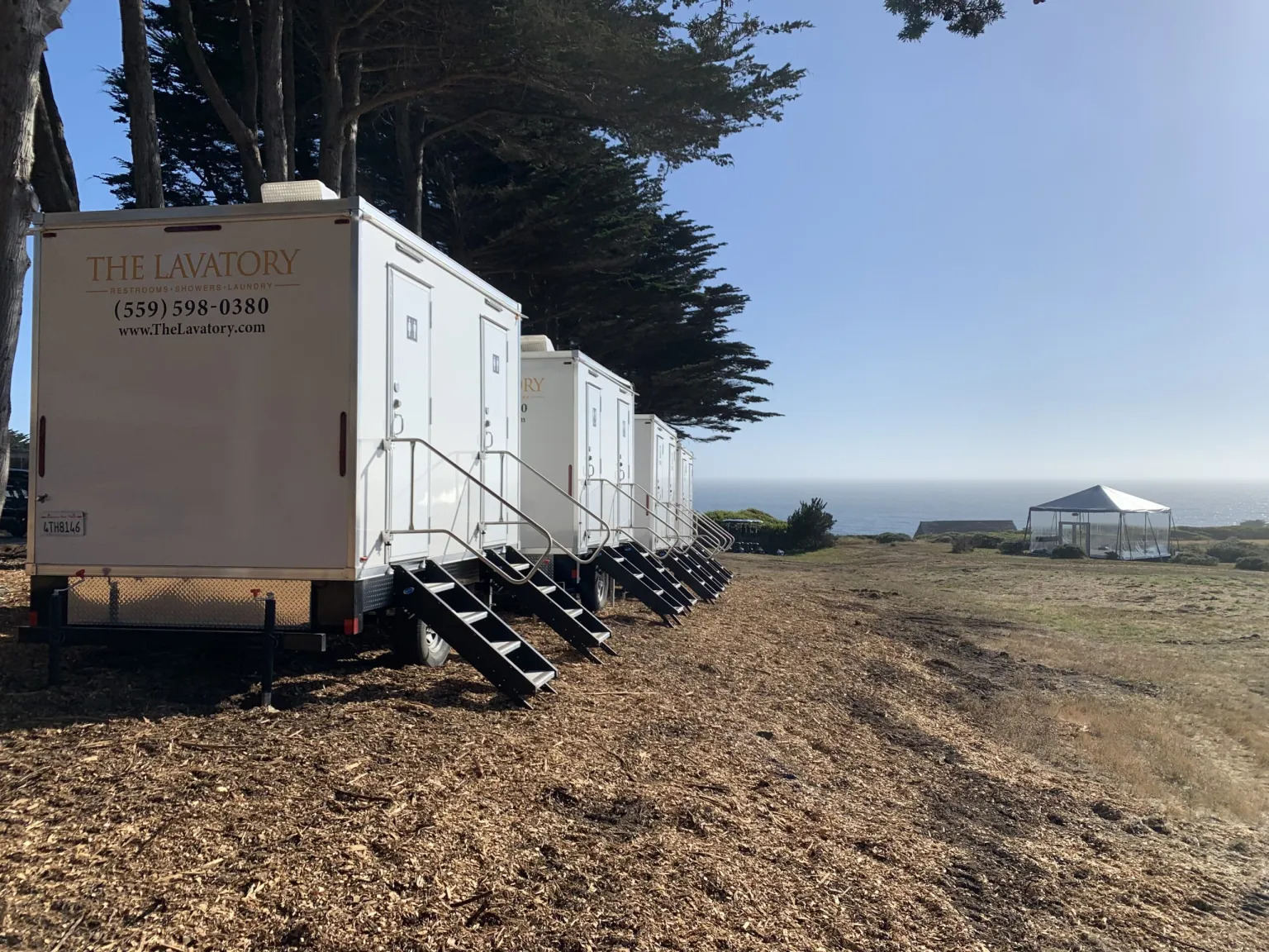luxury restroom trailer rentals near the ocean