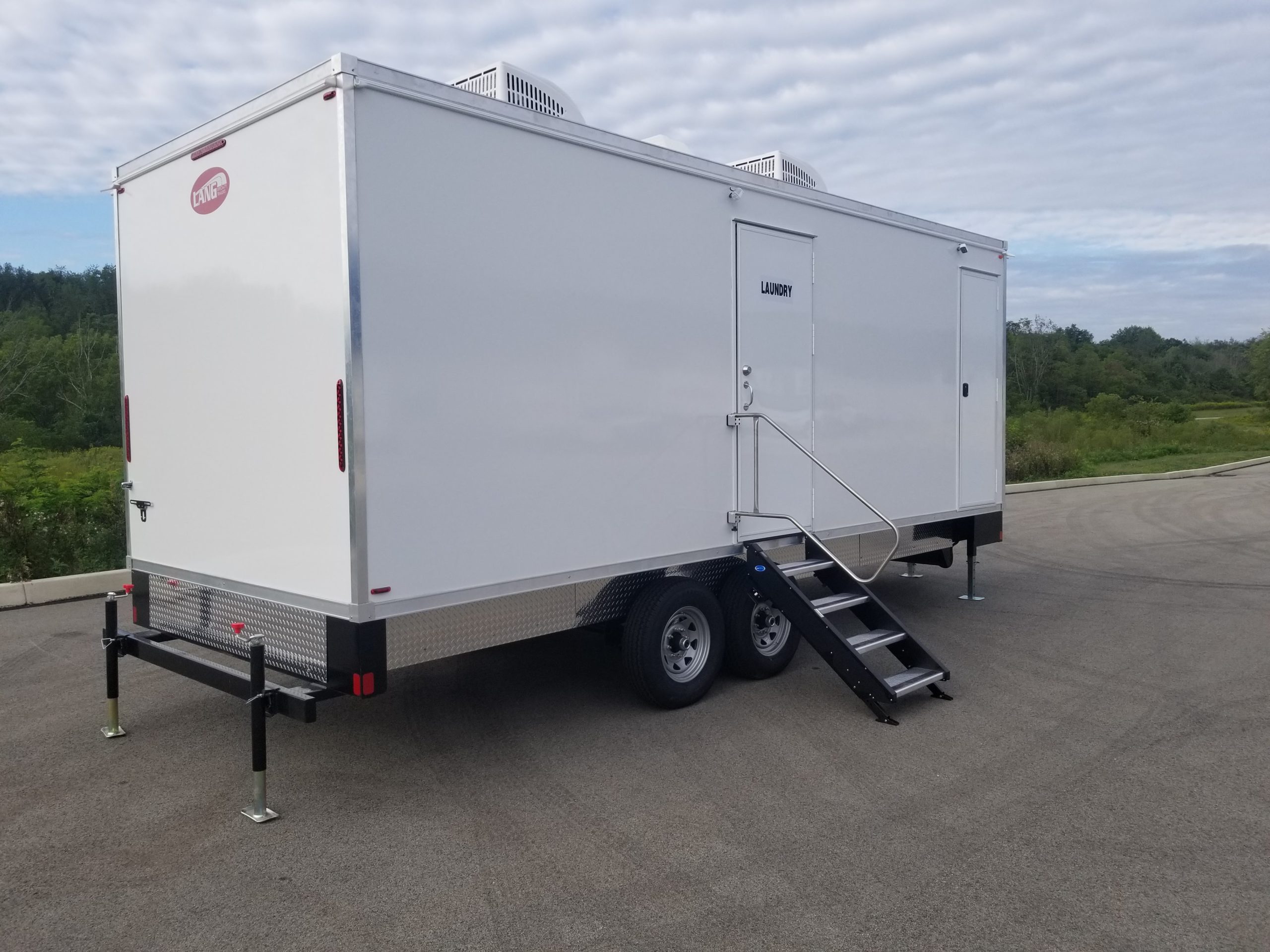 Mobile Laundry Trailers - ICE FOX Equipment - 24 Hours Emergency